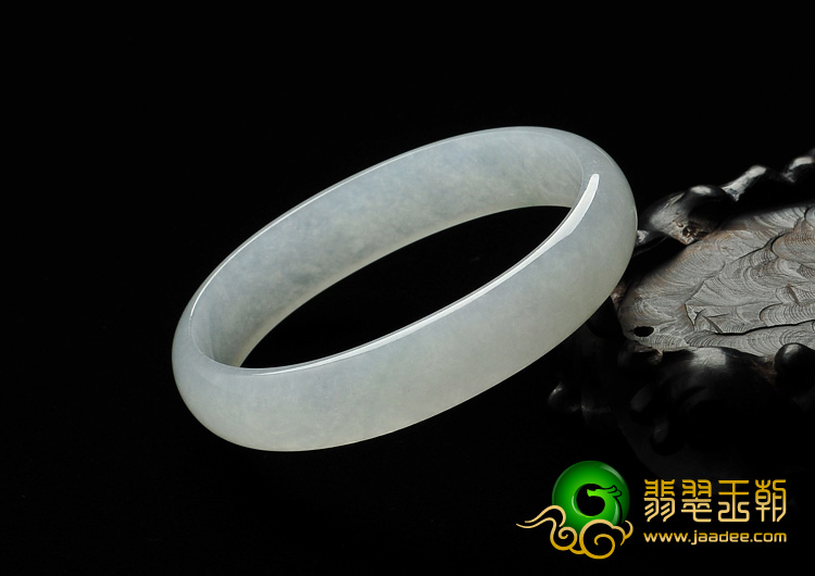 冰种晴水缅甸翡翠A货贵妃镯（58.2mm-49.8mm）