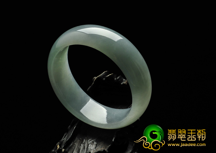 糯冰种晴水缅甸翡翠A货手镯（57.2mm）