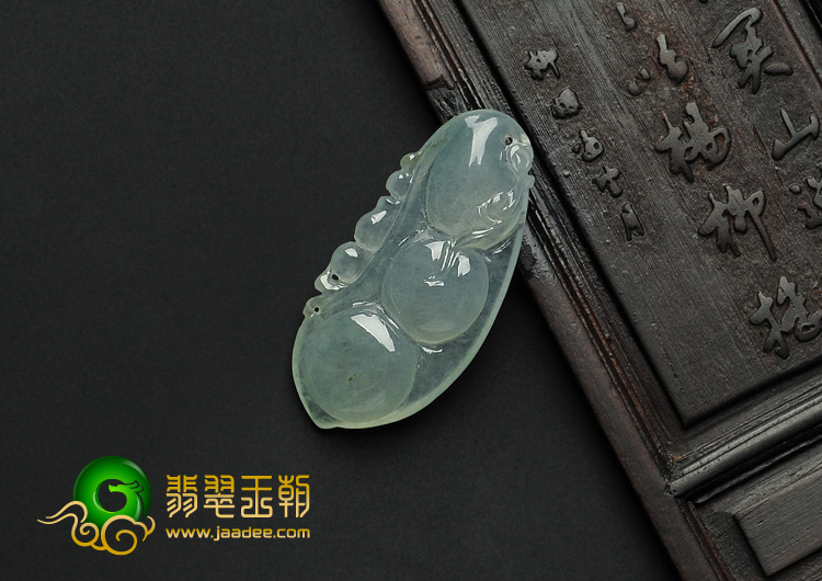 冰种晴水缅甸翡翠A货四季豆挂件