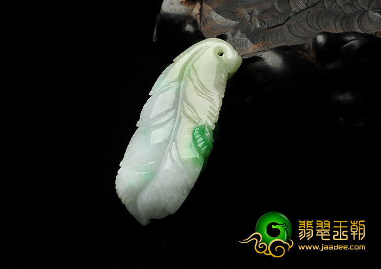 细糯种飘翠缅甸翡翠A货寻枝摘叶挂件