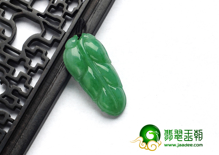 糯冰种翠色缅甸翡翠A货叶子挂件