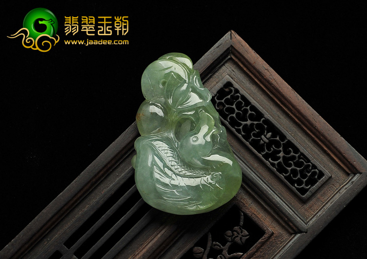 冰种晴水略带黄翡缅甸翡翠A货天鹅戏水挂件