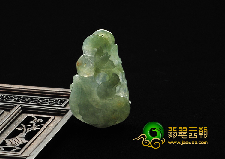 冰种晴水略带黄翡缅甸翡翠A货天鹅戏水挂件