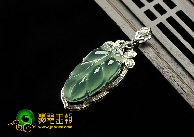 冰玻种晴水缅甸翡翠A货镶白金金枝玉叶胸坠（真钻）