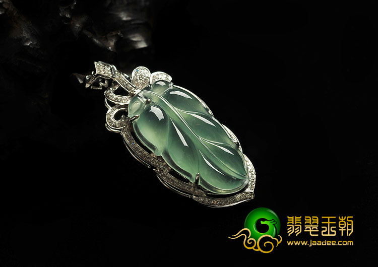 冰玻种晴水缅甸翡翠A货镶白金金枝玉叶胸坠（真钻）