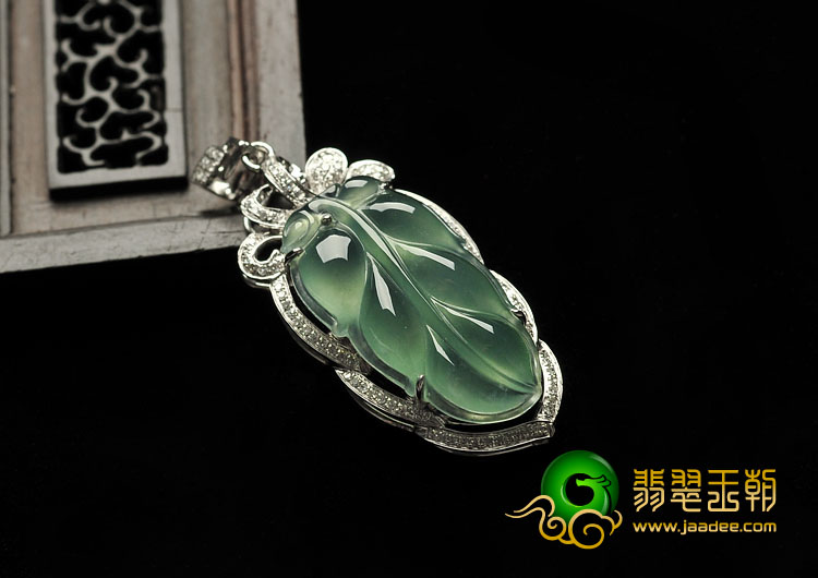 冰玻种晴水缅甸翡翠A货镶白金金枝玉叶胸坠（真钻）