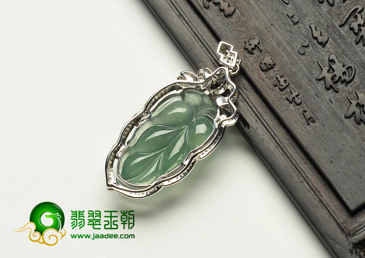 冰玻种晴水缅甸翡翠A货镶白金金枝玉叶胸坠（真钻）
