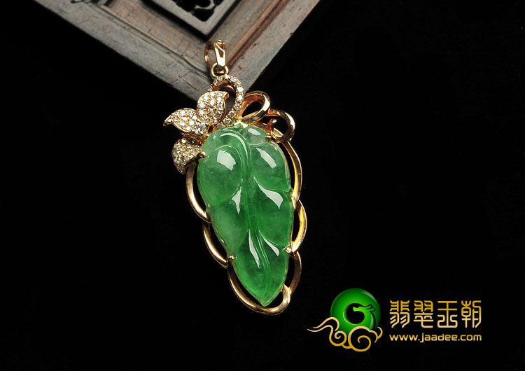 冰种苹果绿缅甸翡翠A货镶玫瑰金金枝玉叶胸坠（真钻）