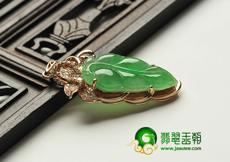冰种苹果绿缅甸翡翠A货镶玫瑰金金枝玉叶胸坠（真钻）