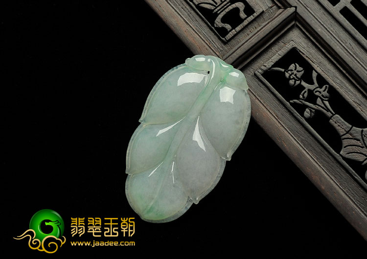 糯冰种飘翠缅甸翡翠A货叶子挂件