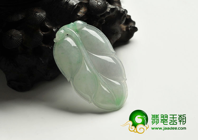 糯冰种飘翠缅甸翡翠A货叶子挂件