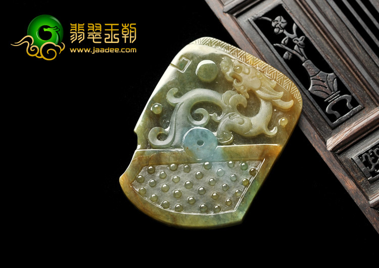 糯冰种青褐色缅甸翡翠A货仿古龙牌挂件
