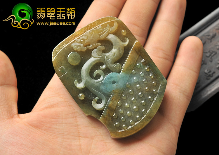 糯冰种青褐色缅甸翡翠A货仿古龙牌挂件