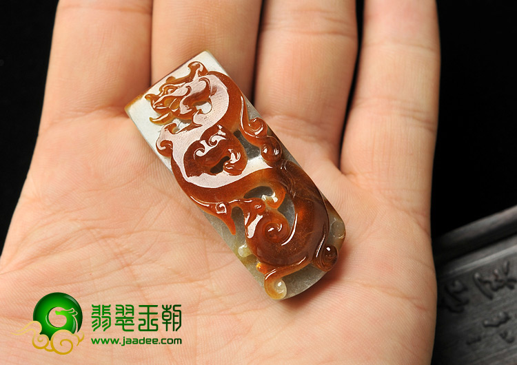 细糯种红翡缅甸翡翠A货龙挂件