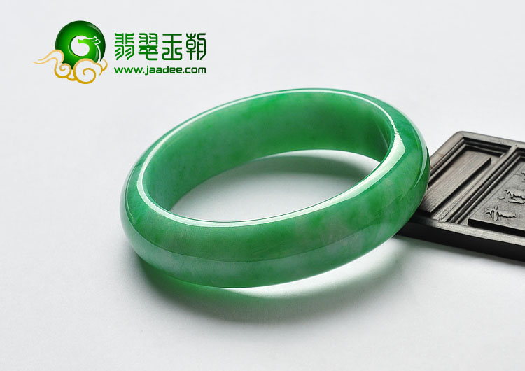 细糯种阳绿缅甸翡翠A货手镯（59.6mm）
