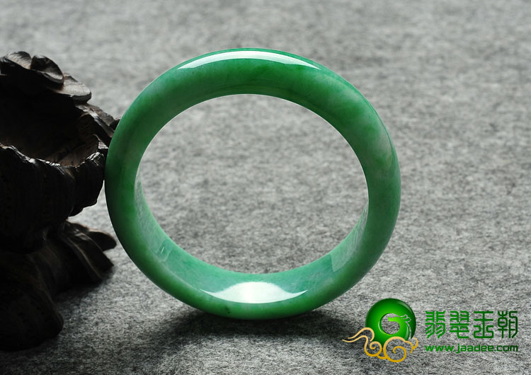 细糯种阳绿缅甸翡翠A货手镯（59.6mm）