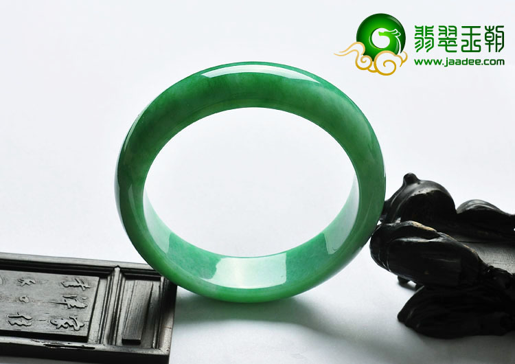 糯冰种阳绿缅甸翡翠A货手镯（59.6mm）