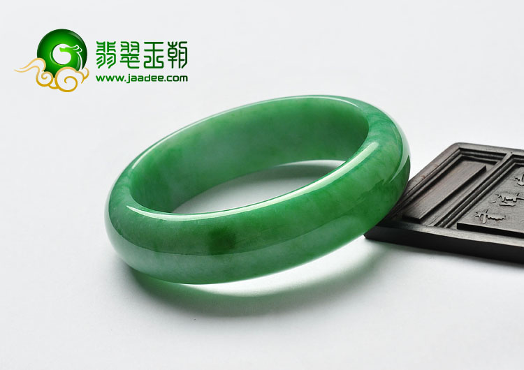 细糯种阳绿缅甸翡翠A货手镯（59.4mm）