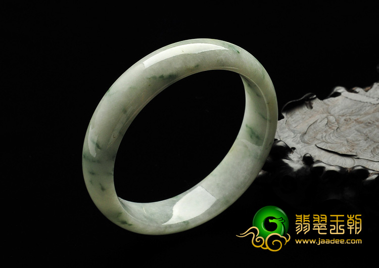 细糯种飘花缅甸翡翠A货手镯（58mm）