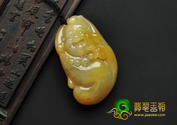 糯冰种黄翡缅甸翡翠A货笑佛挂件