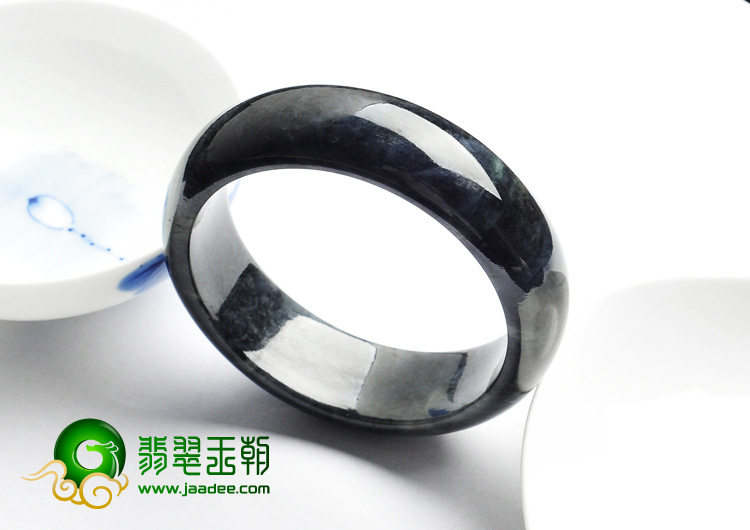 细糯种黑色缅甸翡翠A货手镯（57mm）