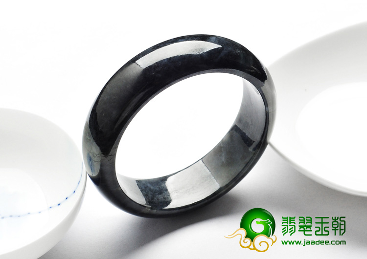 细糯种黑色缅甸翡翠A货手镯（57mm）
