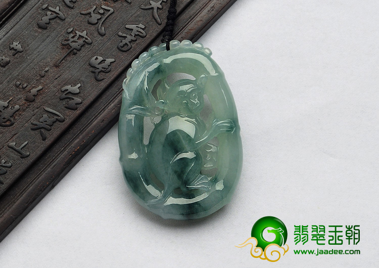 糯冰种飘花缅甸翡翠A货灵猴献寿挂件