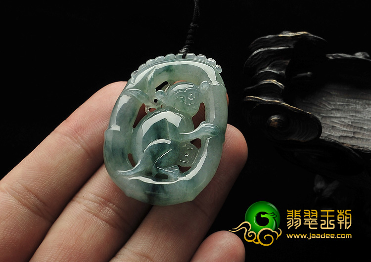 糯冰种飘花缅甸翡翠A货灵猴献寿挂件