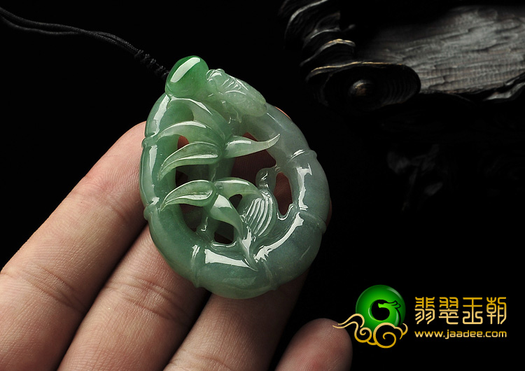 糯冰种晴水略飘翠缅甸翡翠A货鸟语蝉鸣挂件