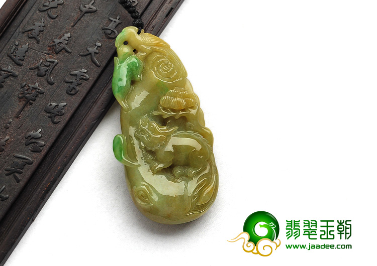 糯冰种黄加绿缅甸翡翠A货枯木逢春挂件