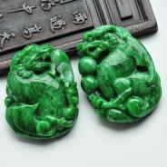 feicui细糯种翠色干青缅甸翡翠A货龙戏珠挂件（单价）