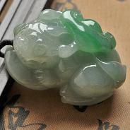 糯冰种翠色缅甸翡翠A货貔貅挂件