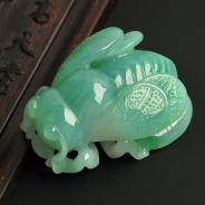 糯冰种豆色缅甸翡翠A货蜜蜂挂件