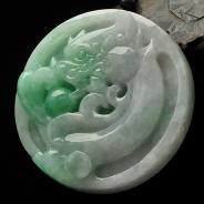 糯冰种春带彩缅甸翡翠A货仿古龙牌挂件