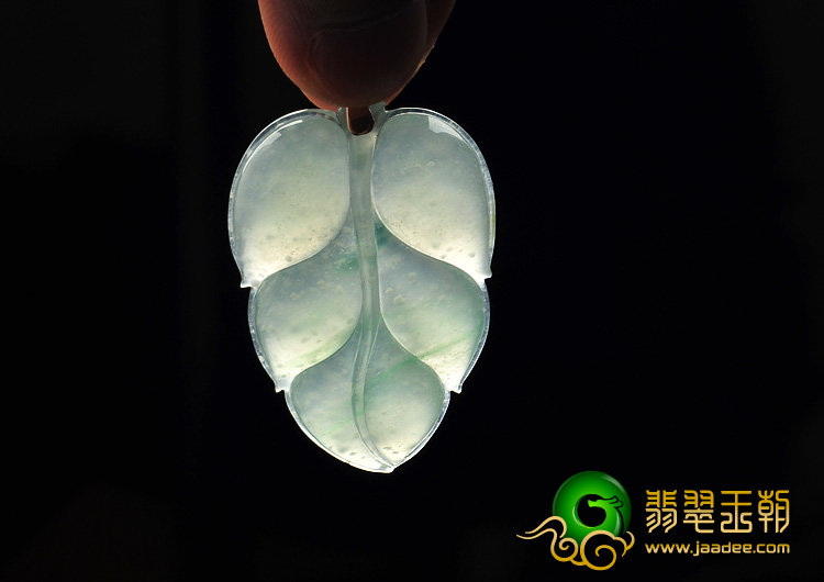 冰玻种晴水缅甸翡翠A货镶金扣叶子挂件