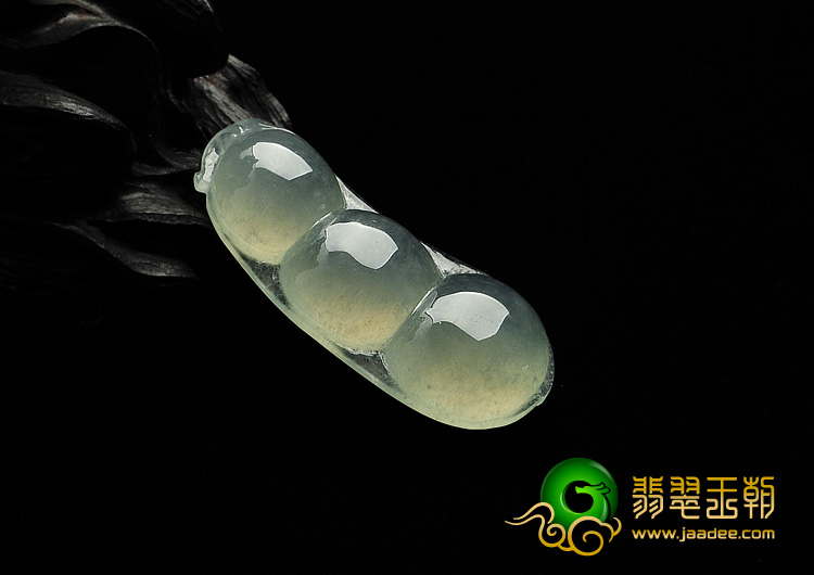 冰种晴水缅甸翡翠A货四季豆挂件