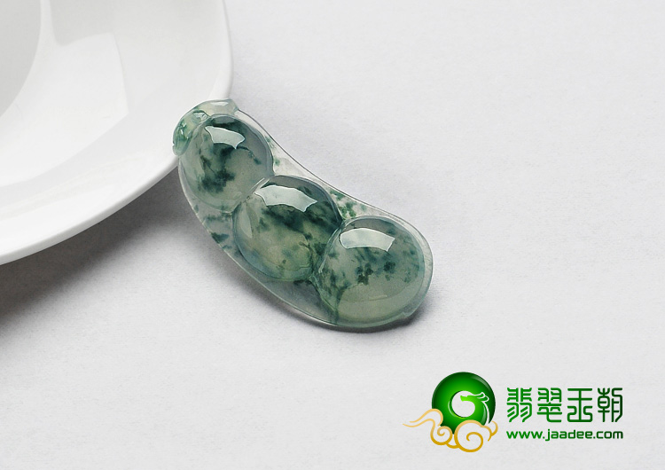 冰种飘花缅甸翡翠A货四季豆挂件