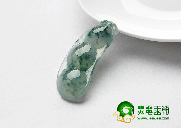 冰种飘花缅甸翡翠A货四季豆挂件
