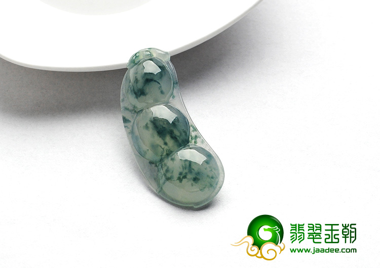 冰种飘花缅甸翡翠A货四季豆挂件