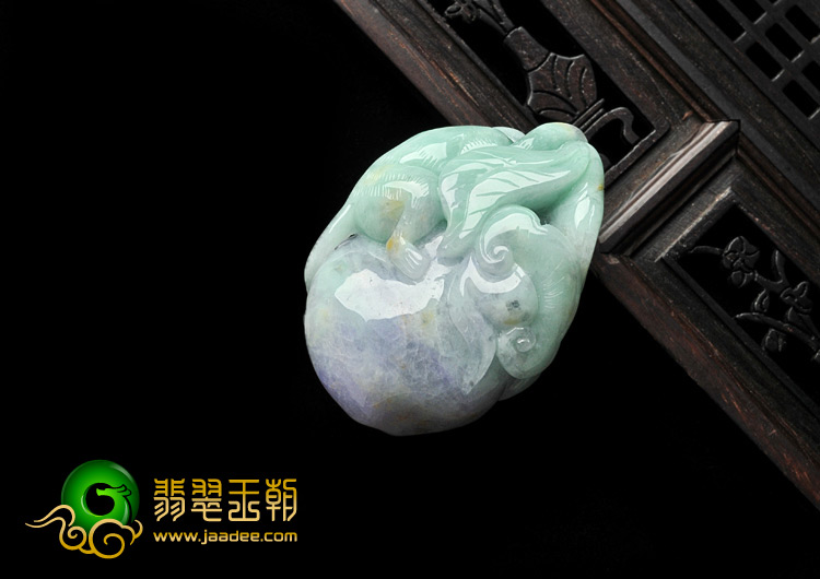细糯种三彩缅甸翡翠A货灵猴献桃挂件