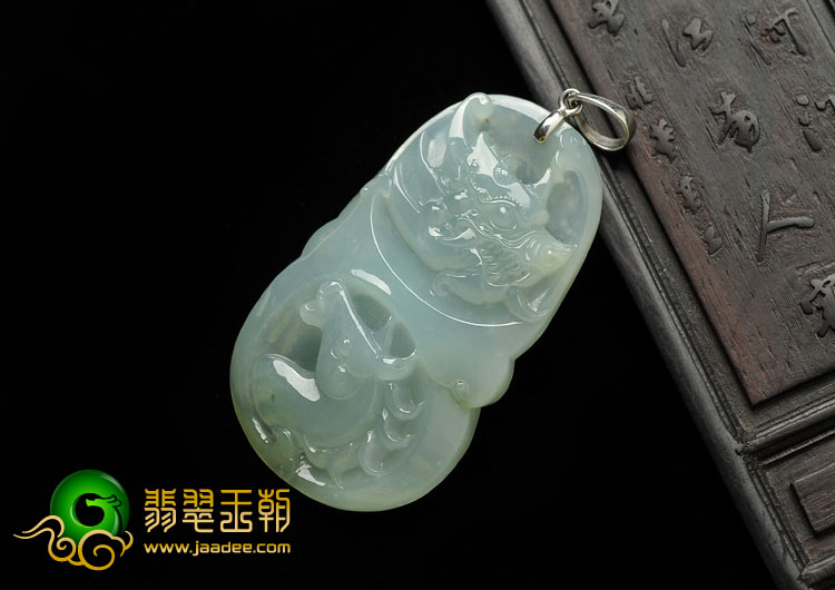 冰种晴水缅甸翡翠A货龙马精神挂件