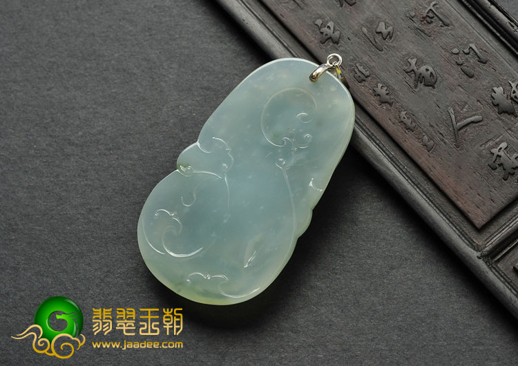 冰种晴水缅甸翡翠A货龙马精神挂件