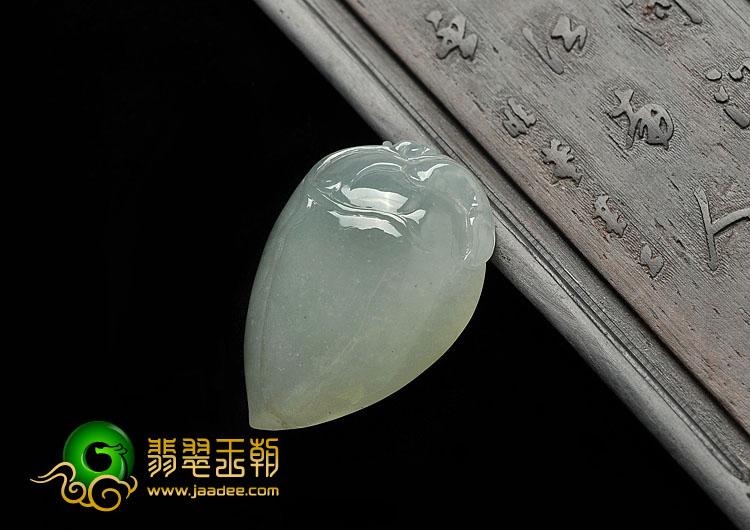 冰种晴水缅甸翡翠A货寿桃挂件