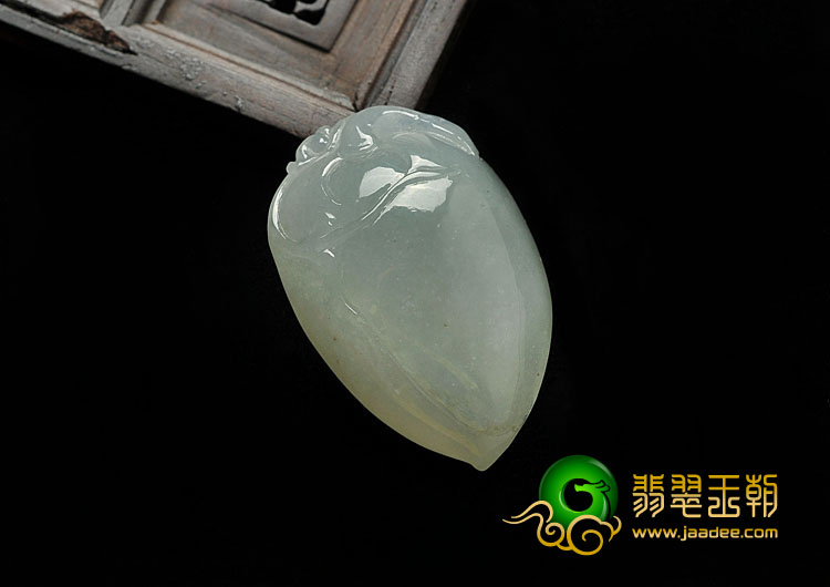 冰种晴水缅甸翡翠A货寿桃挂件