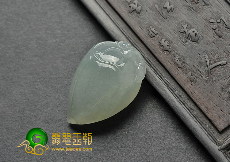 冰种晴水缅甸翡翠A货寿桃挂件