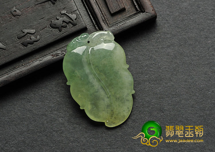 冰种淡黄翡缅甸翡翠A货叶子挂件