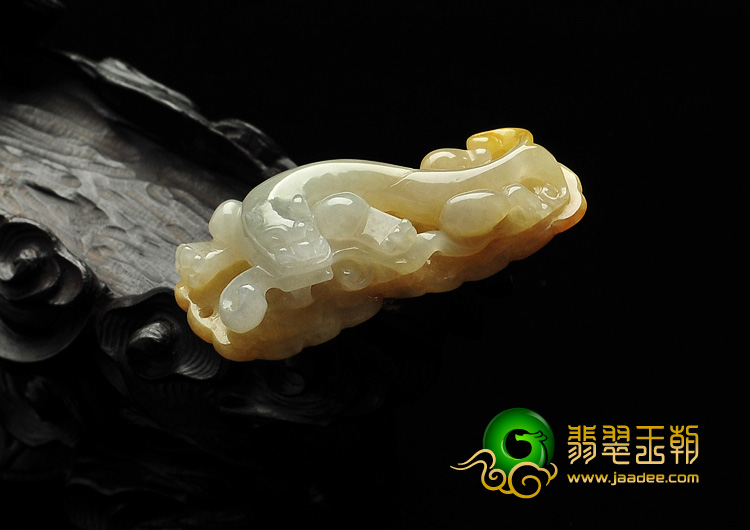 细糯种黄翡缅甸翡翠A货螭龙挂件