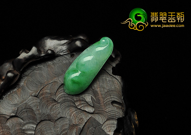 feicui糯冰种飘花缅甸翡翠A货四季豆挂件