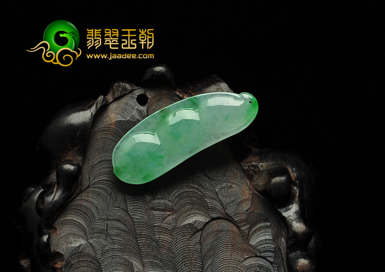 糯冰种飘花缅甸翡翠A货四季豆挂件