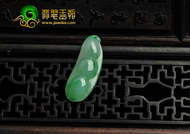 糯冰种飘花缅甸翡翠A货四季豆挂件